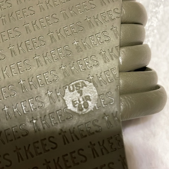 TKEES NWOT Caro Slide Sandals Olive Size 7 - Picture 9 of 11